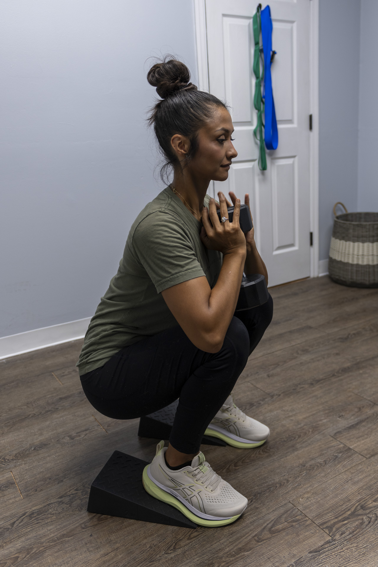 Why Does My Knee Hurt When I Squat? Common Causes and Effective ...